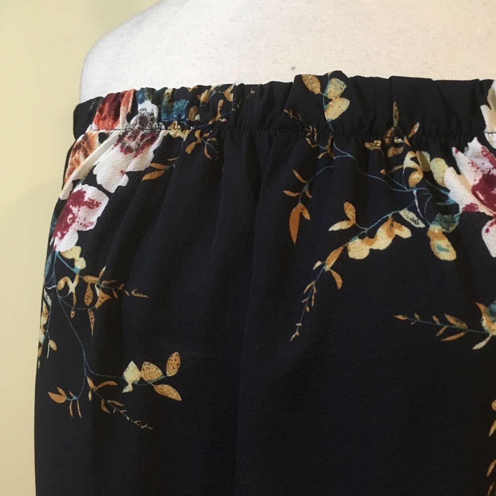 Floral Off Shoulder Flare Sleeve Top - Picture 6 of 8